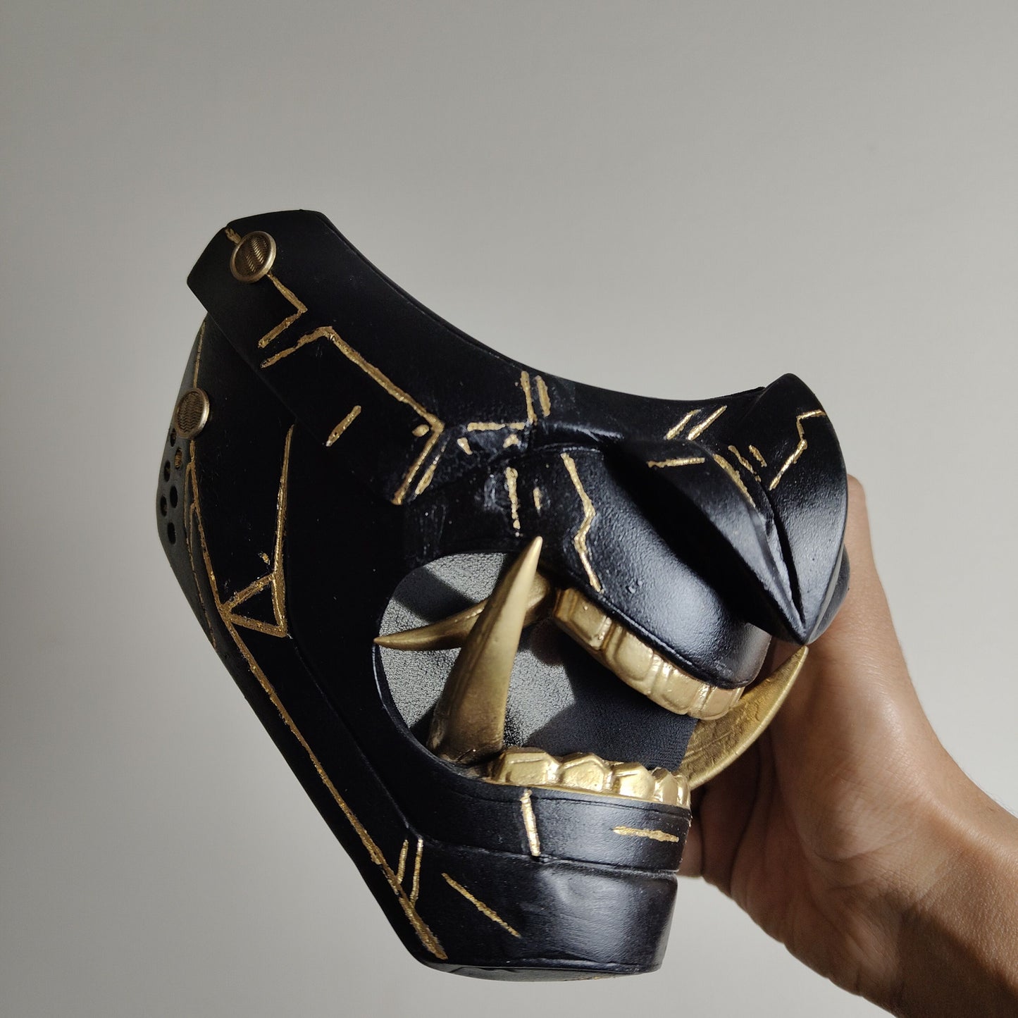 Oni samurai mask black&gold edition From Ronin Punk