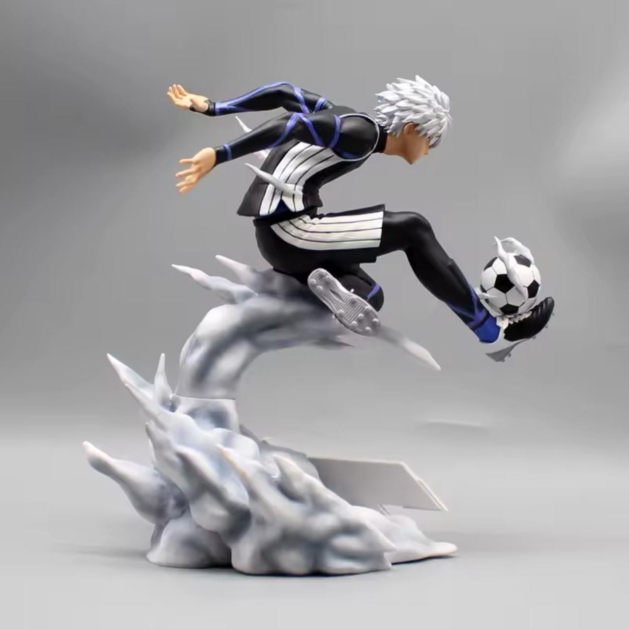 Blue Lock Anime Figures 23cm Nagi Seishiro Figure PVC Model Statue Collectible Toy Desk Decoration Dolls Children Birthday Gifts