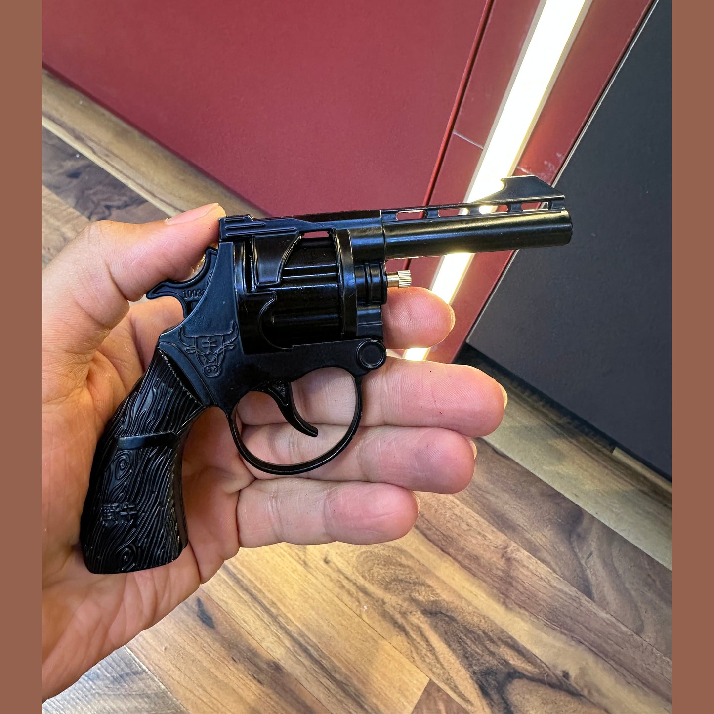 Toy Revolover metal gun