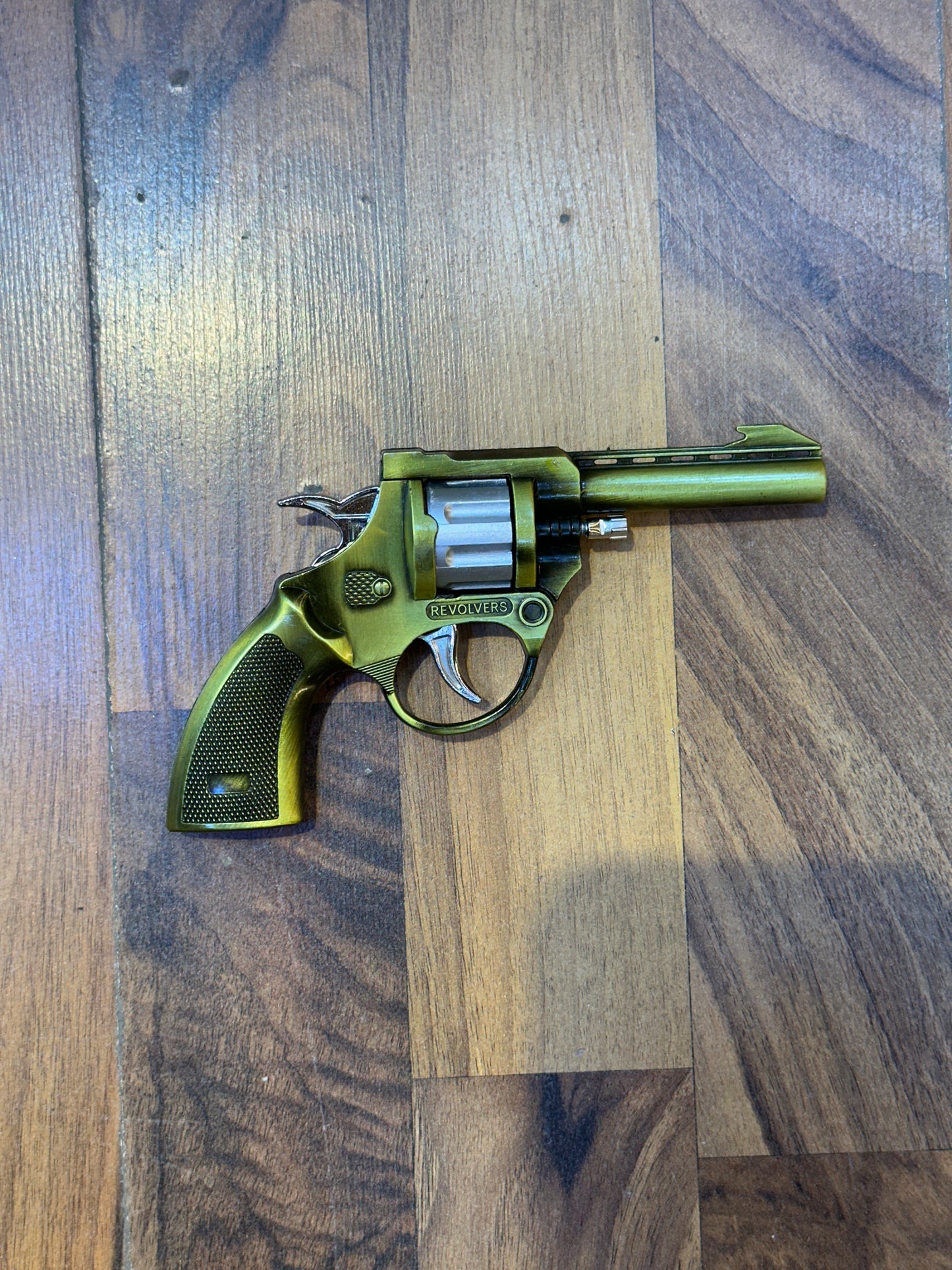 Toy metal gun