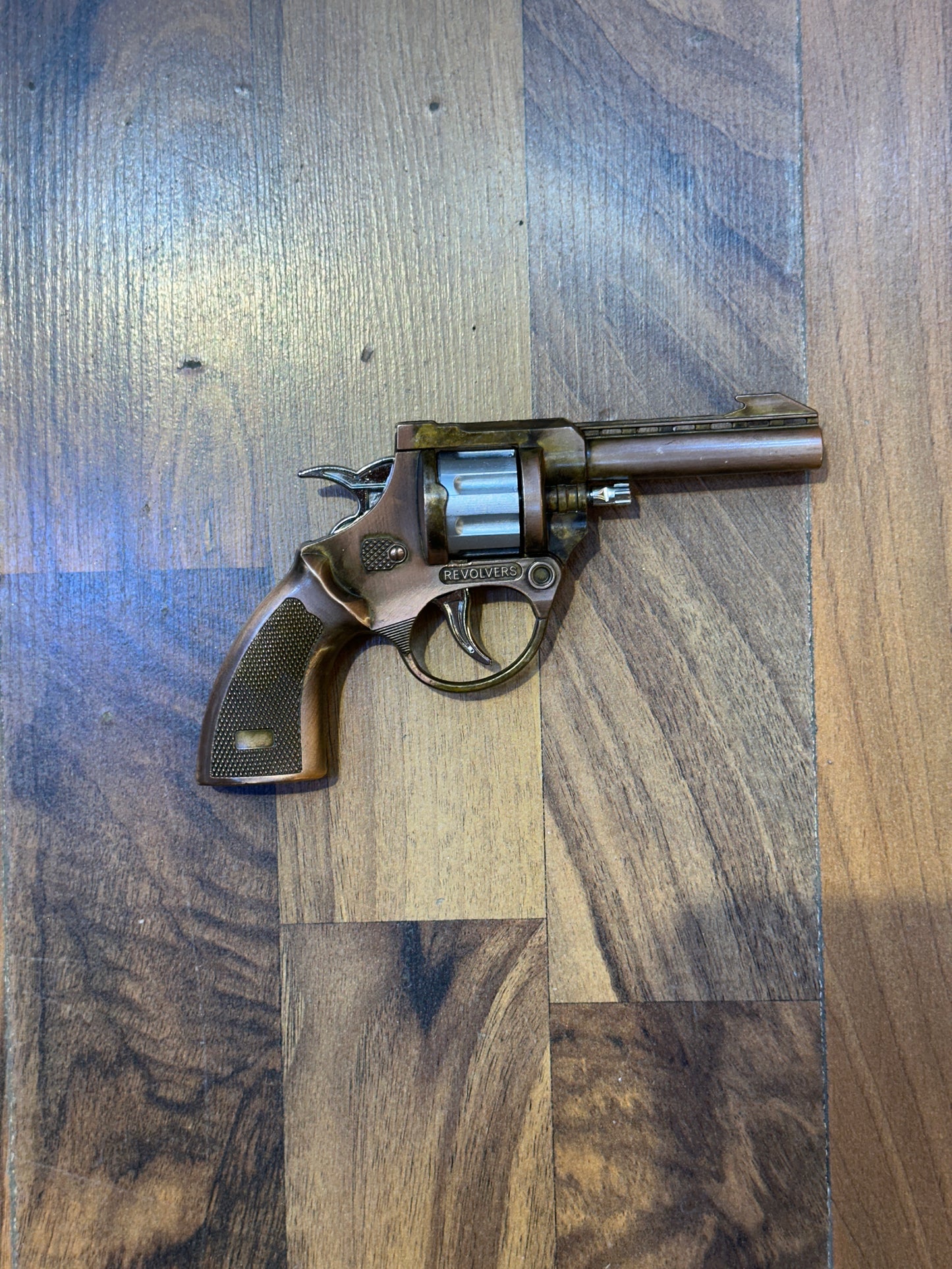 Toy metal gun