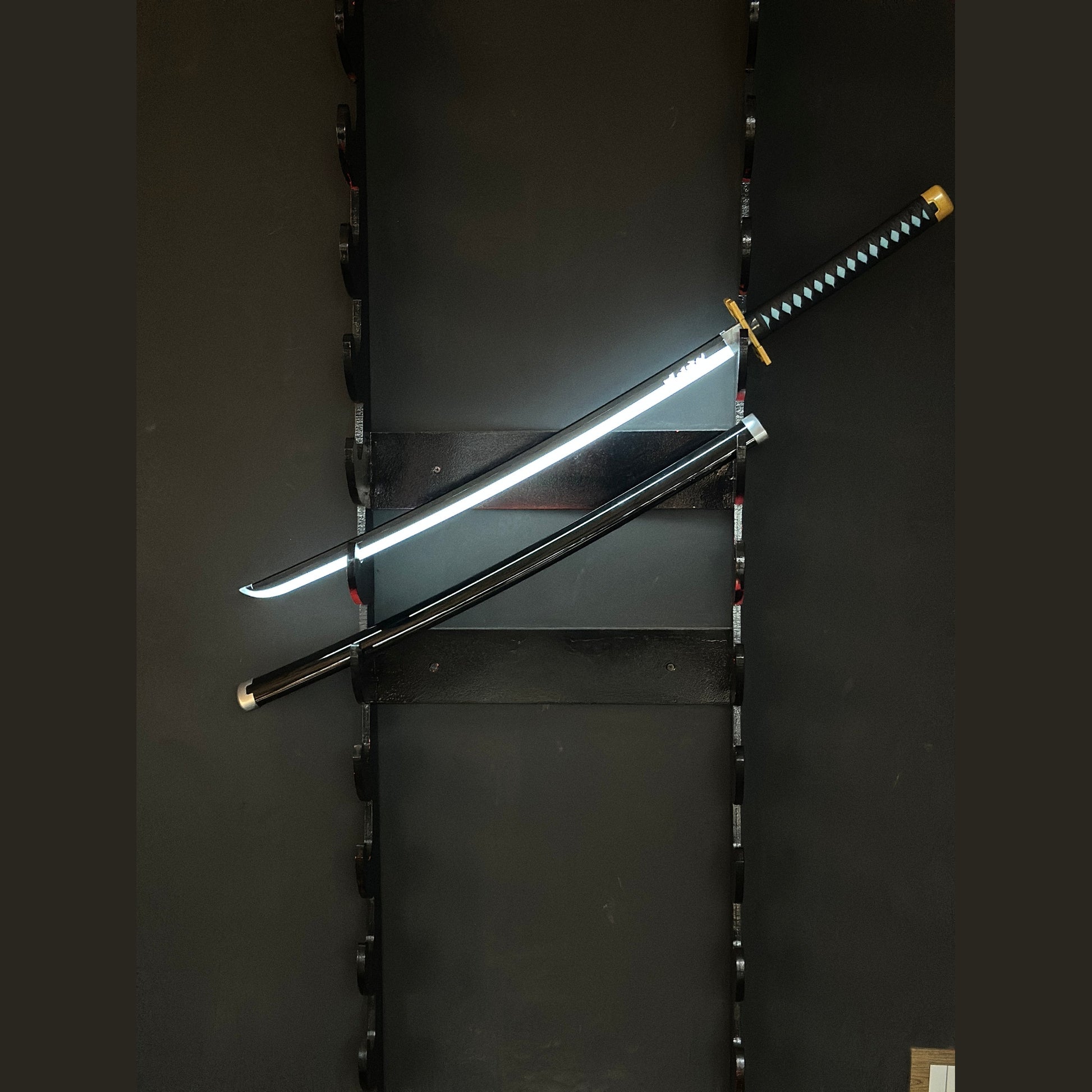 LED Light Demon Slayer Katana Luminous Sword Tomioka Giyuu Anime Cosplay Prop Knife Real Japanese Katana Samurai Lightsabre Toy