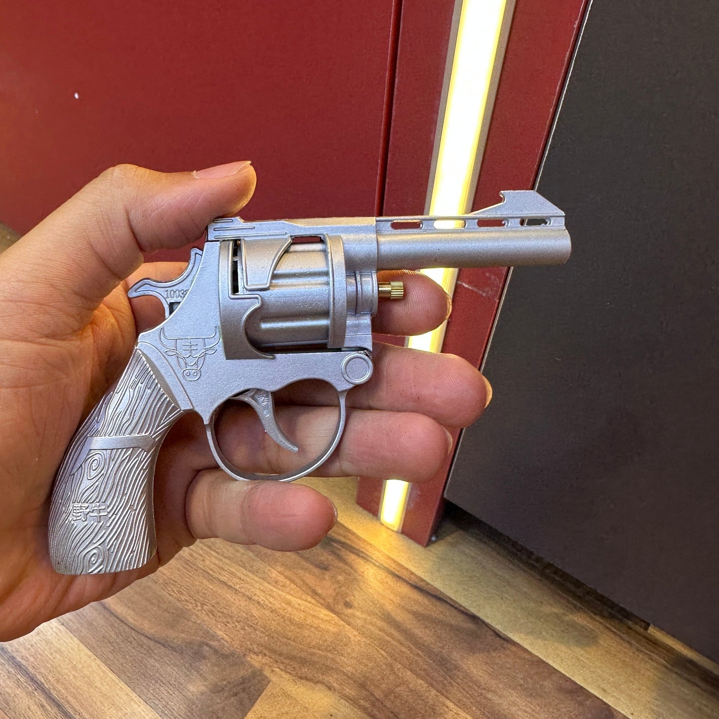 Toy Revolover metal gun