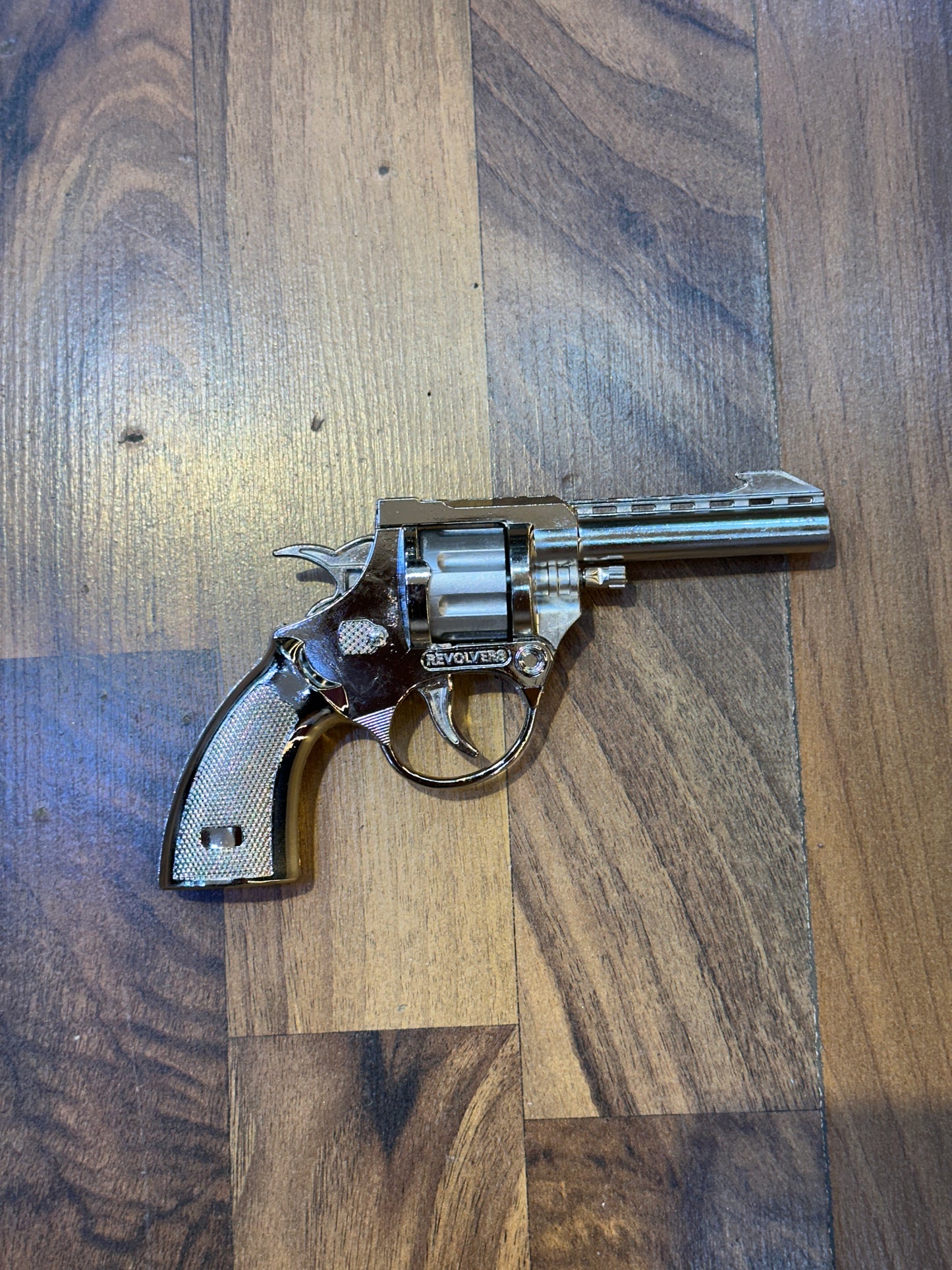 Toy metal gun