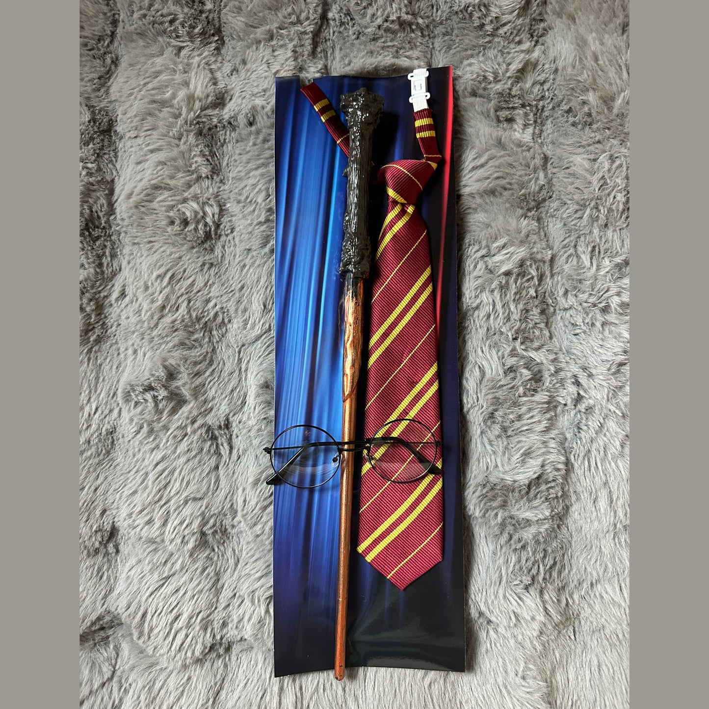 Harry Potter Cosplay Set: Gryffindor Tie, Magic Wand & Round Glasses