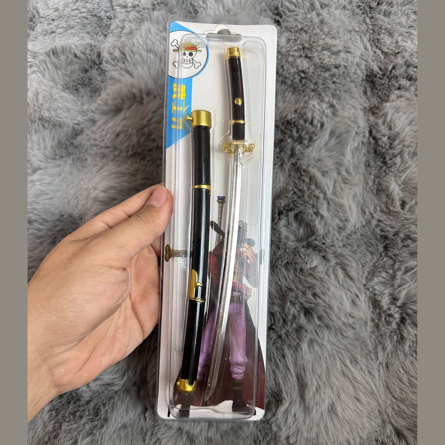 The Demonslayer and One Piece swords with pin control